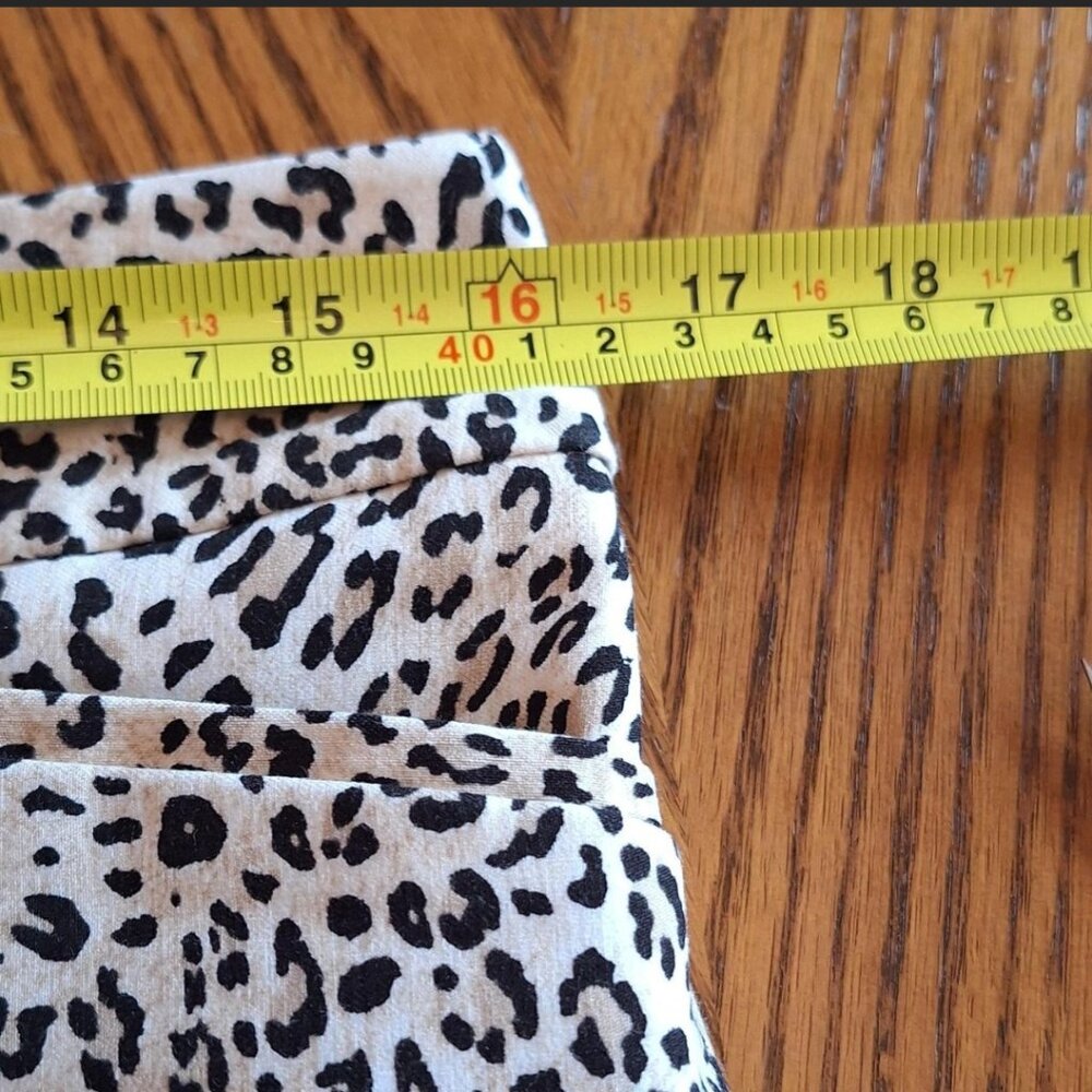CHICO'S leopard print capri trousers, size1, medium. - Picture 4 of 7